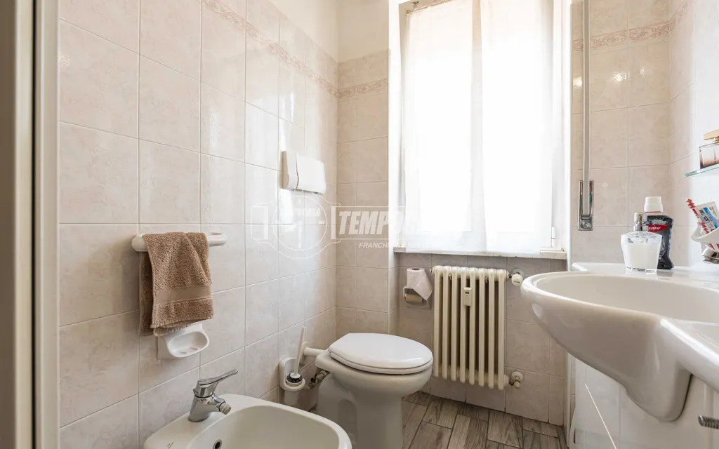 Bagni - Appartamento con terrazzi e vista panoramica a Costa Masnaga