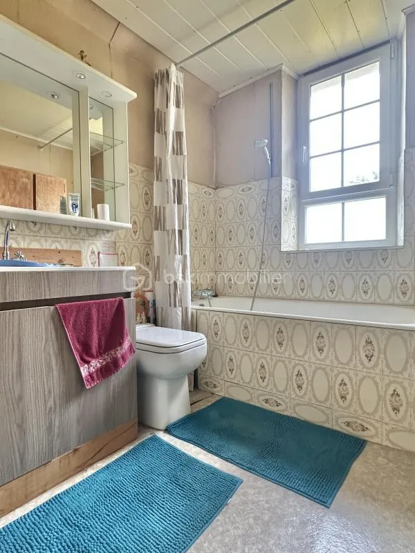 Salles de bain - Maison de Caractère avec Jardin à Piffonds