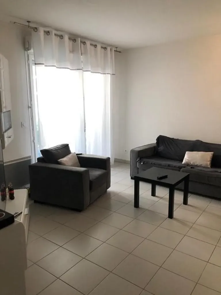 Séjour - Appartement Meublé avec Ascenseur à La Capelette