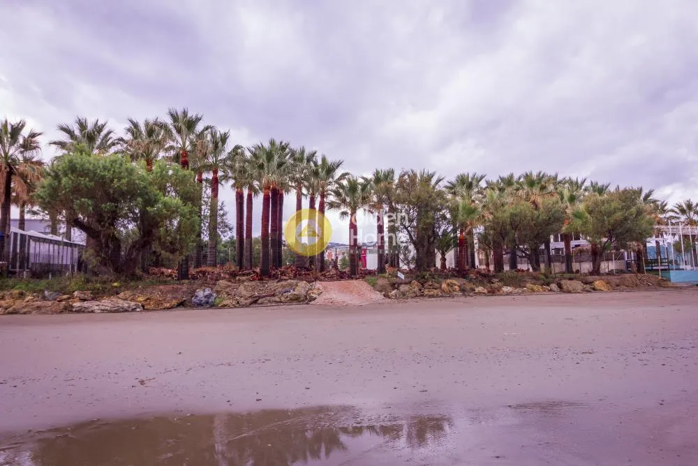 Commercial Plot with Sea View in Agia Marina, Chania