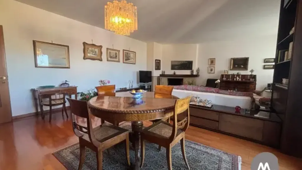 Salle à manger - Spacious Loft with Terrace in Pordenone