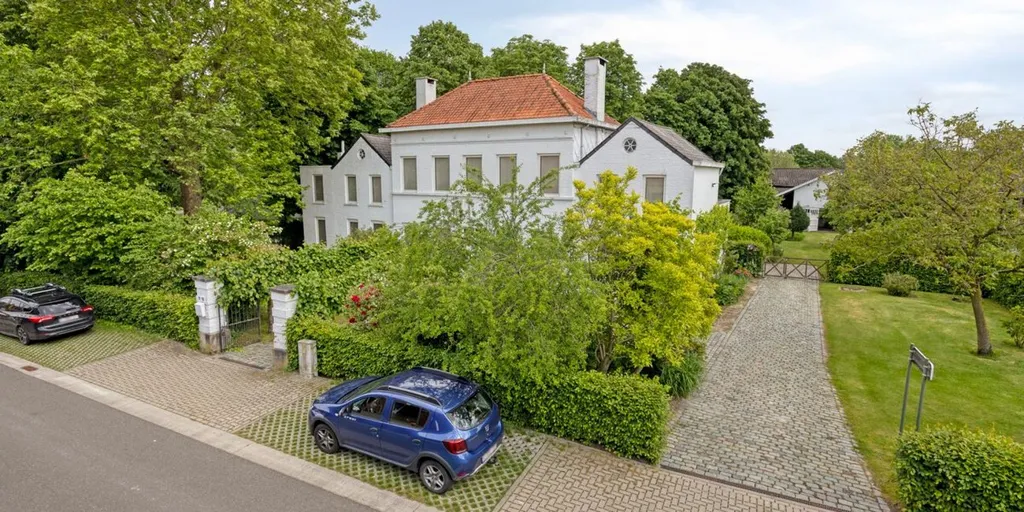 Õhuvaade - Historic Villa with Garden in Heppen