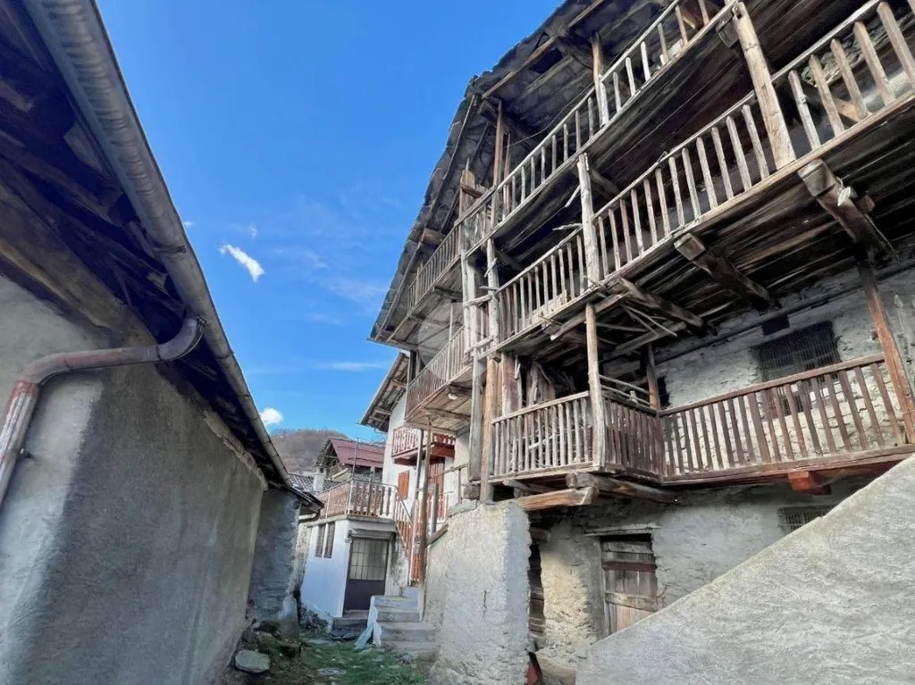 Välivaade - Semi-detached House with Panoramic View in Viù