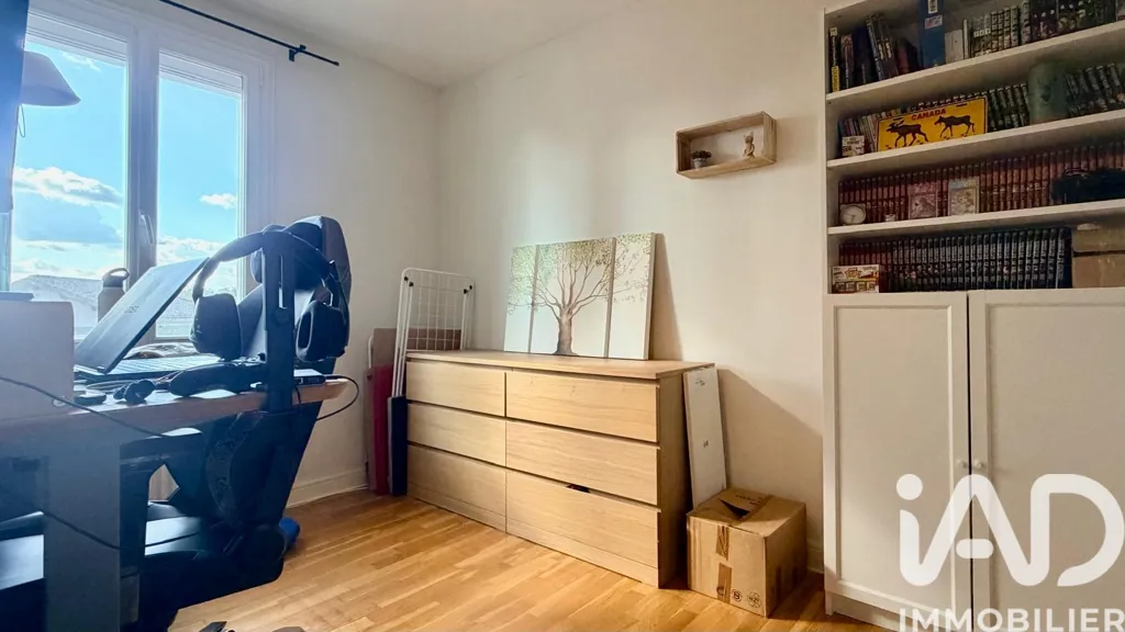 Bureau - Duplex avec deux balcons à Charnay-lès-Mâcon