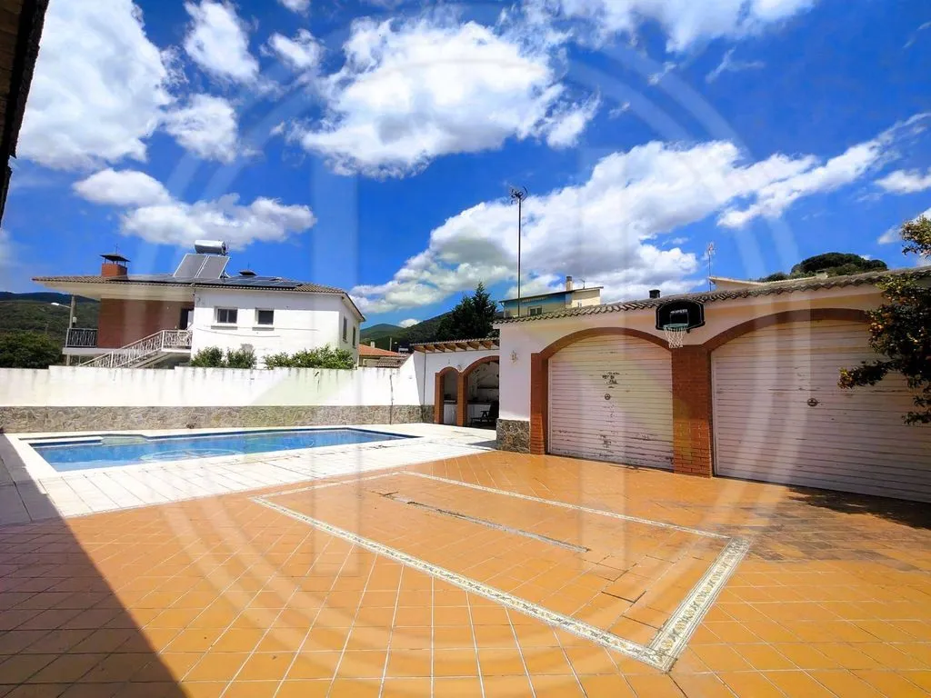 Piscine - Luxury House with Pool in Cànoves i Samalús