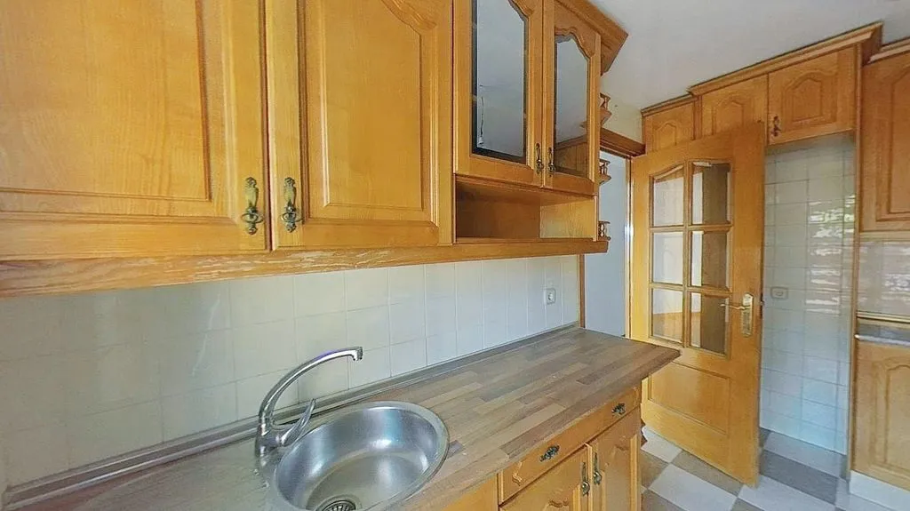 Cuisine - 2-Bedroom Flat with Metro Access in Numancia