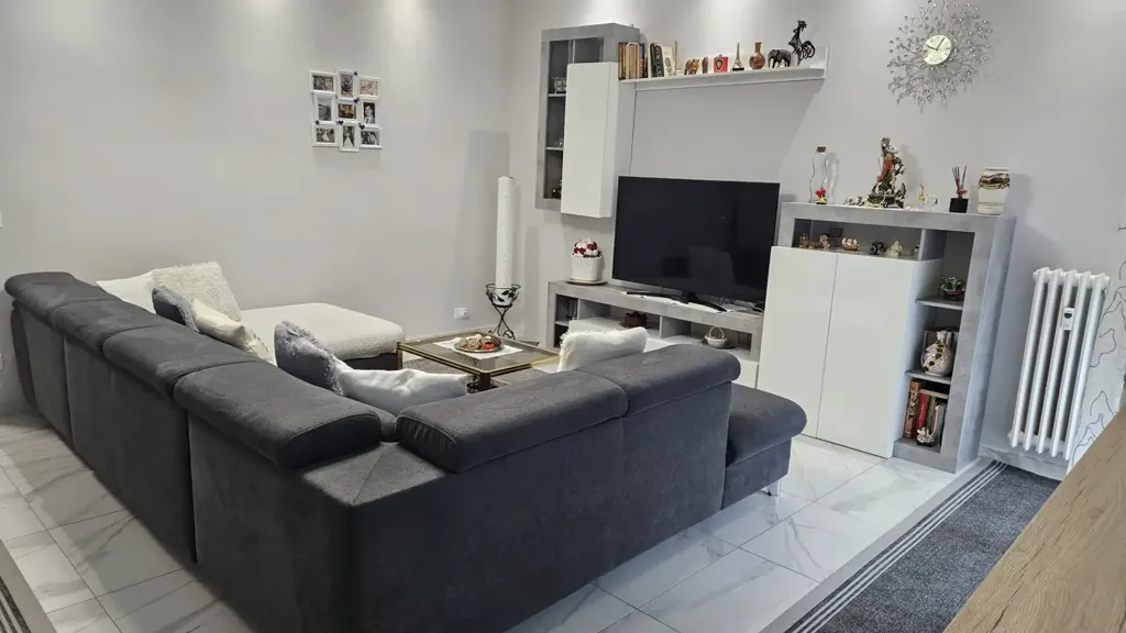 Elutuba - Rear-Facing Apartment with Balconies in Bareggio
