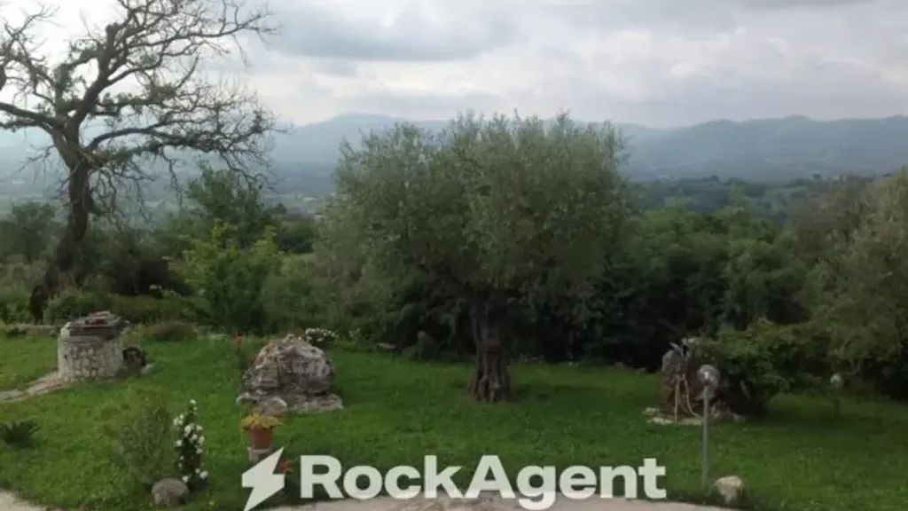 Jardin - Panoramic Villa with Olive Grove in Castel Campagnano