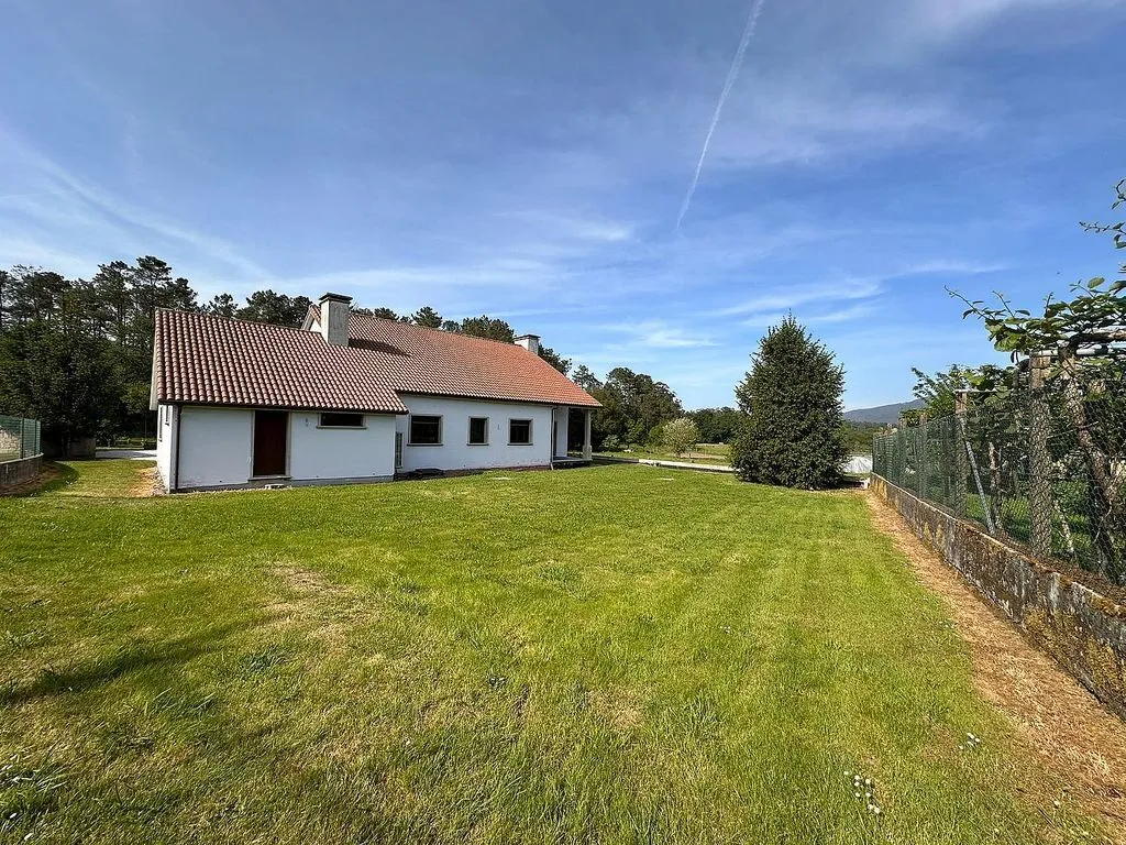 Aed - Chalet with Terrace in Rois