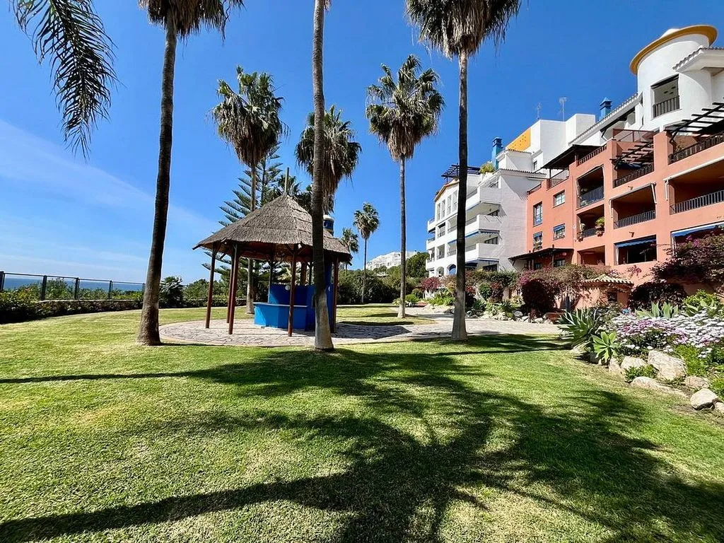 Apartment with Pool and Sea View in Almuñécar