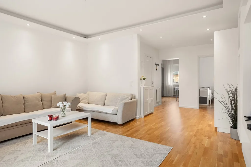 Elutuba - Renovated Two-Bedroom with Balcony in Trelleborg