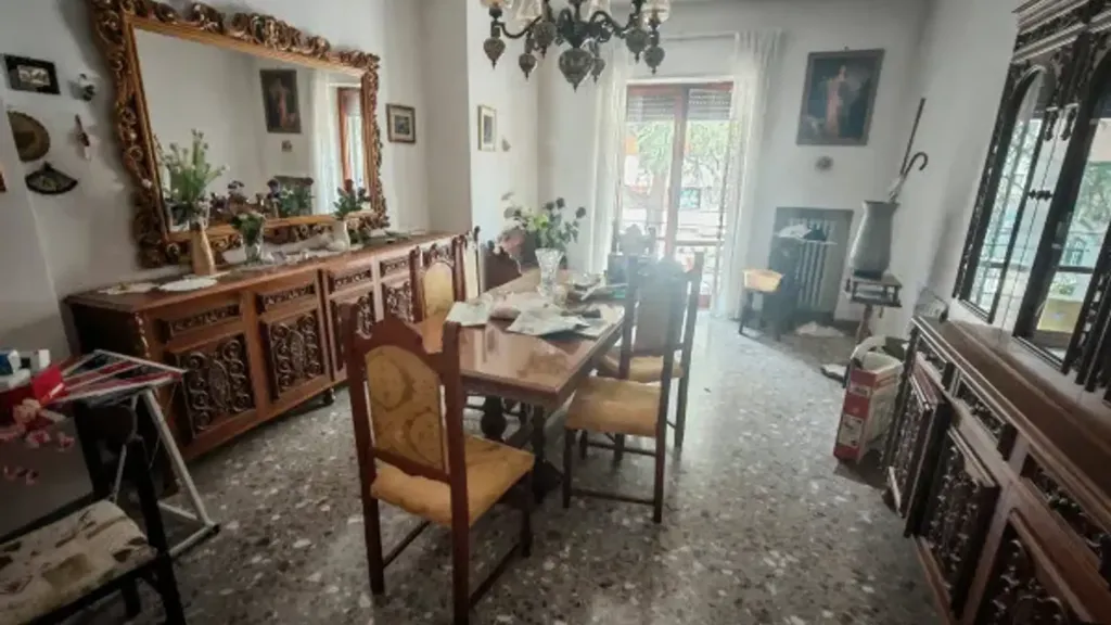 Dining Room - Apartment with Balcony in High Street, Benevento