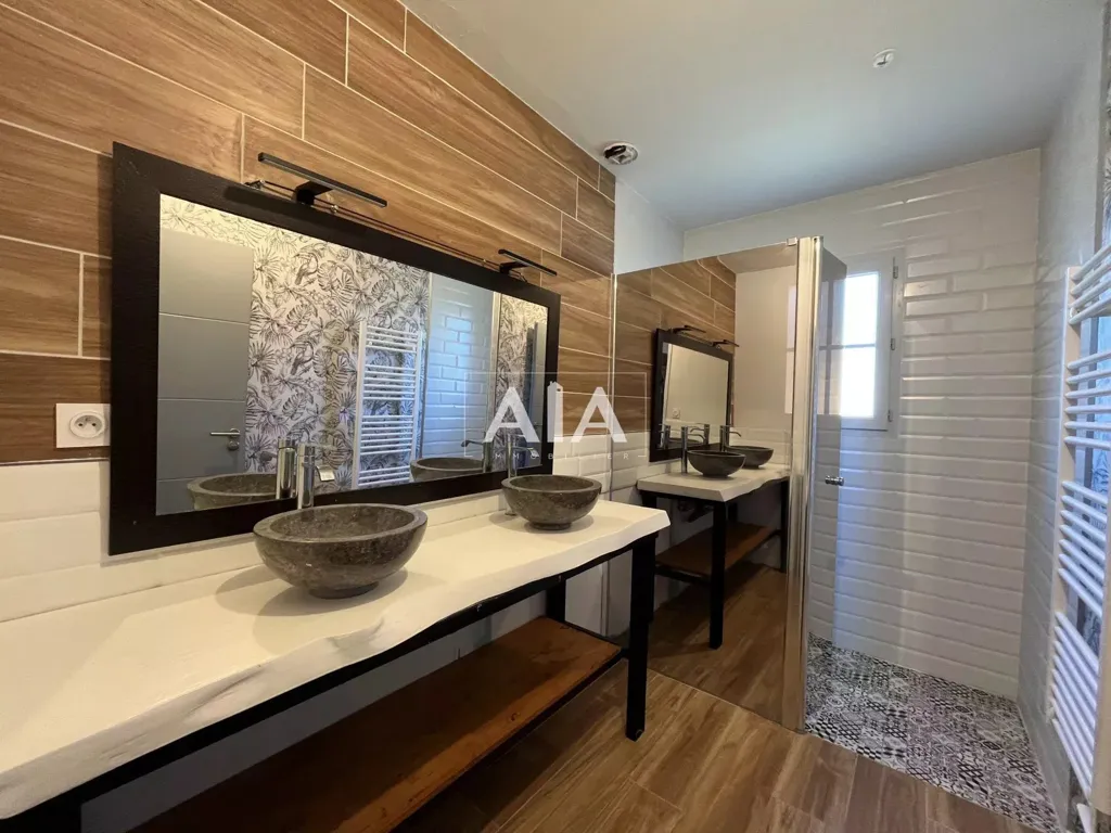 Vannitoad - Contemporary House with Panoramic View in Montignac-sur-Charente