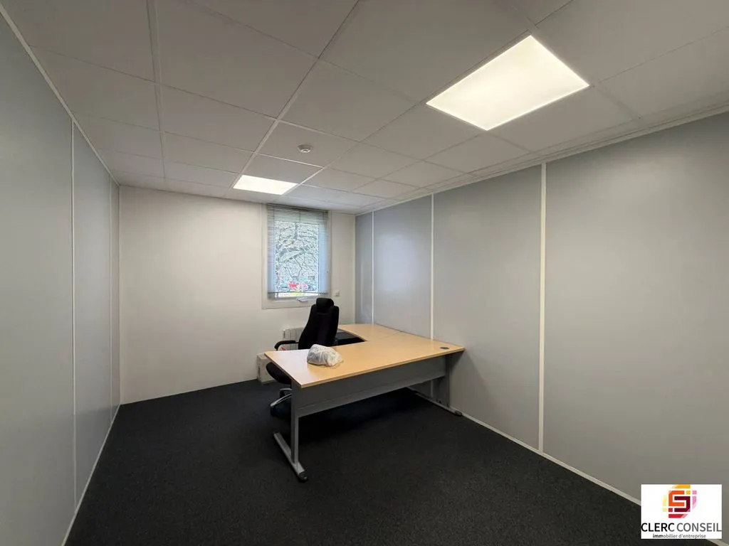 Bureau - Bureaux Rénovés avec Parking à Rouen Sud
