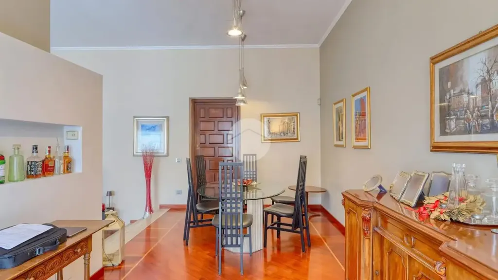 Söögituba - Semi-detached Villa with Private Garden in Gallarate