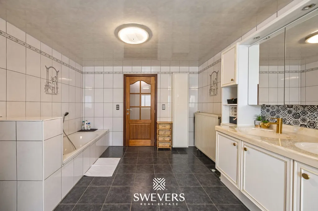 Salles de bain - Maison avec Jardin et Garage à Tessenderlo-Ham