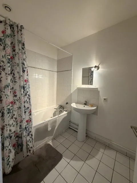 Bagni - City Centre Flat with Modern Amenities in Dax