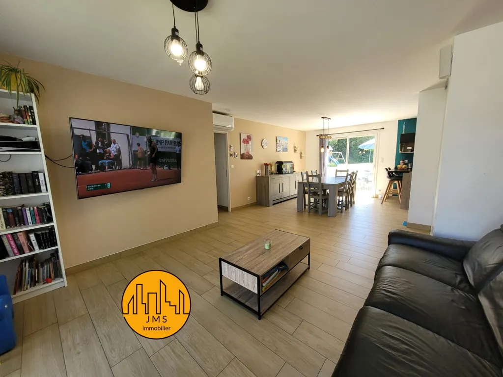 Soggiorno - Contemporary House with Pool in Couzon