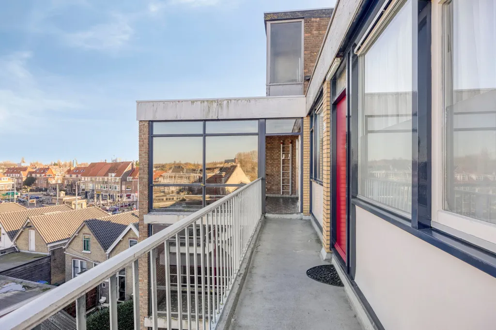 Rõdu - Galerij Flat with Lift in Rotterdam Centre