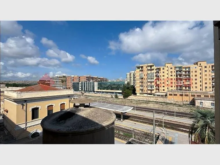 Balcon - Five-bedroom Apartment in Syracuse