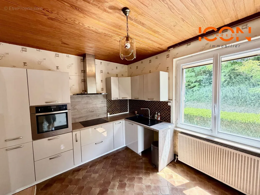 Cuisine - Maison avec Jardin et Garage à Danjoutin