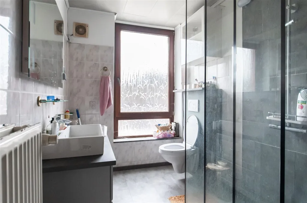 Vannitoad - Spacious House with Garden in Ans