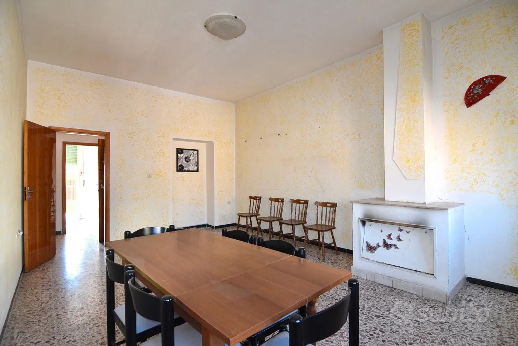 Salle à manger - Spacious First-Floor Apartment in Sertinu, Macomer