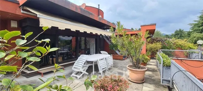 Terrazza - Penthouse with Terrace in Varese