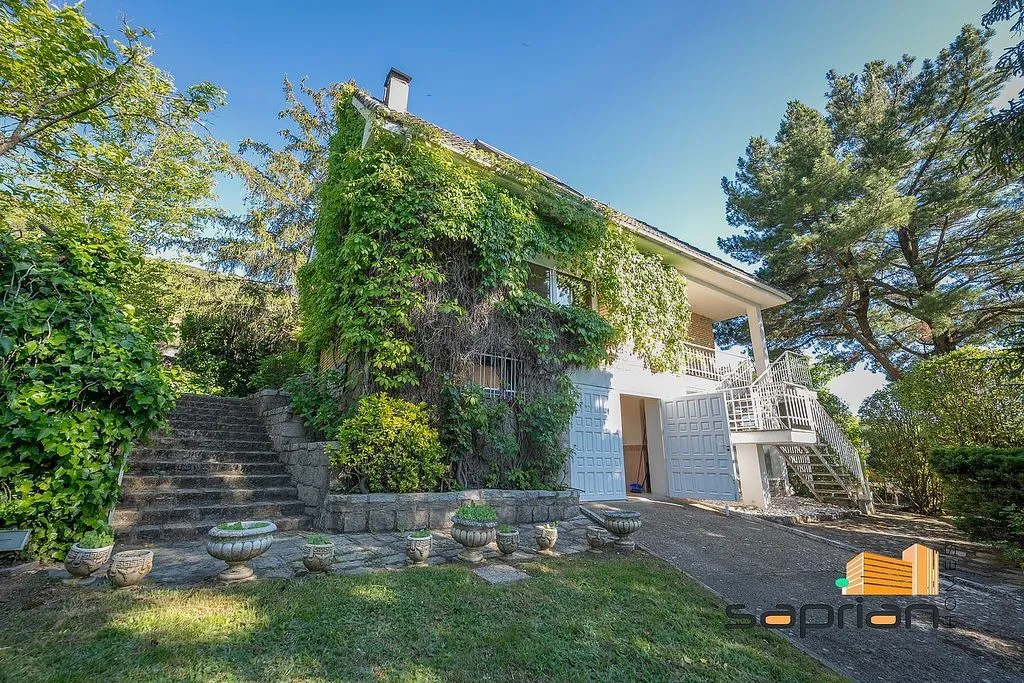 Välivaade - Chalet with Pool and Terrace in Robledo de Chavela