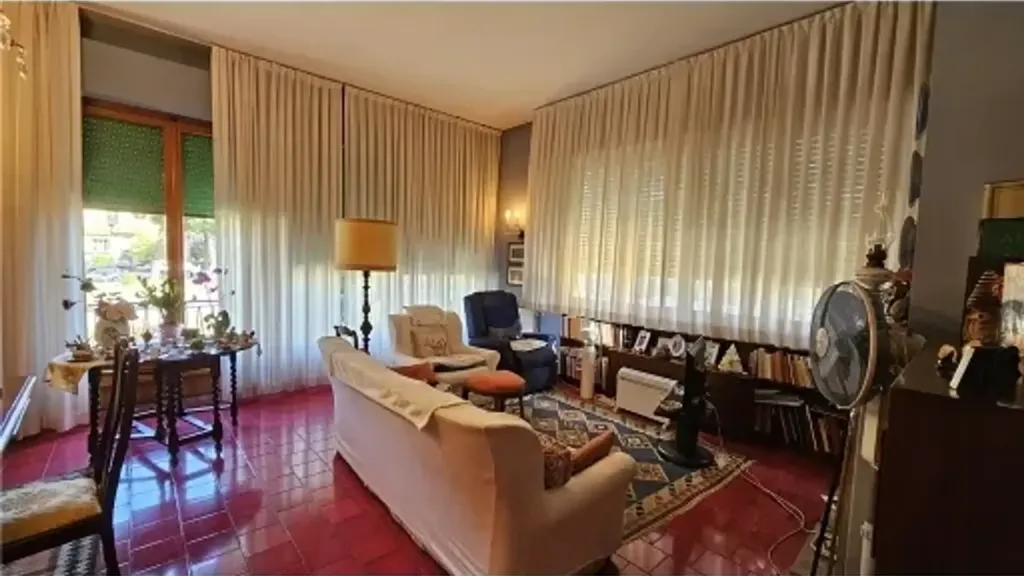 Elutuba - Triplex Villa with Garden in Empoli