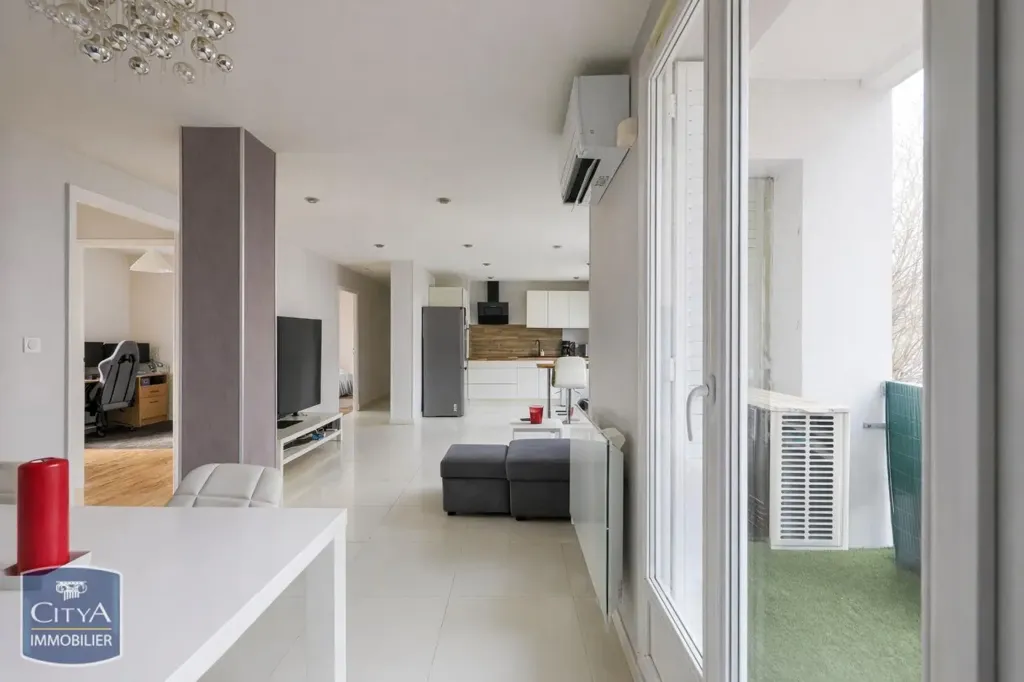 Séjour - Appartement Contemporain avec Double Balcon à Grenoble