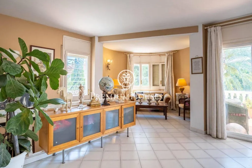 Elutuba - Luxury House with Pool in Sitges