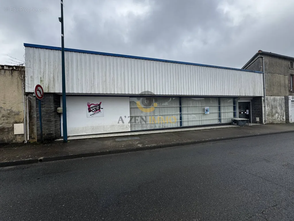Local commercial à La Chataigneraie