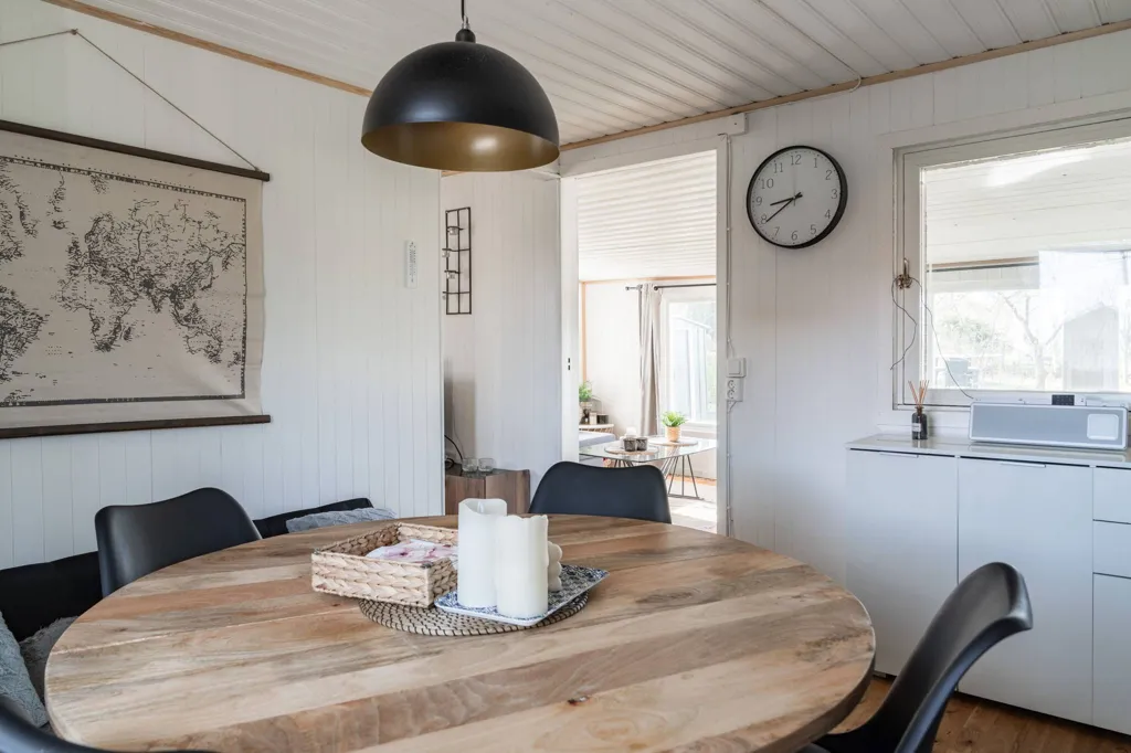 Salle à manger - Cottage with Garden in Gullregnets Koloniområde