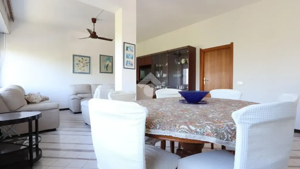 Söögituba - Penthouse with Sea View in Martinsicuro