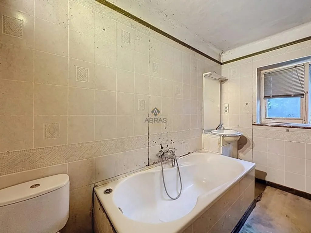 Salles de bain - Maison 4 Façades à Rénover à Namur