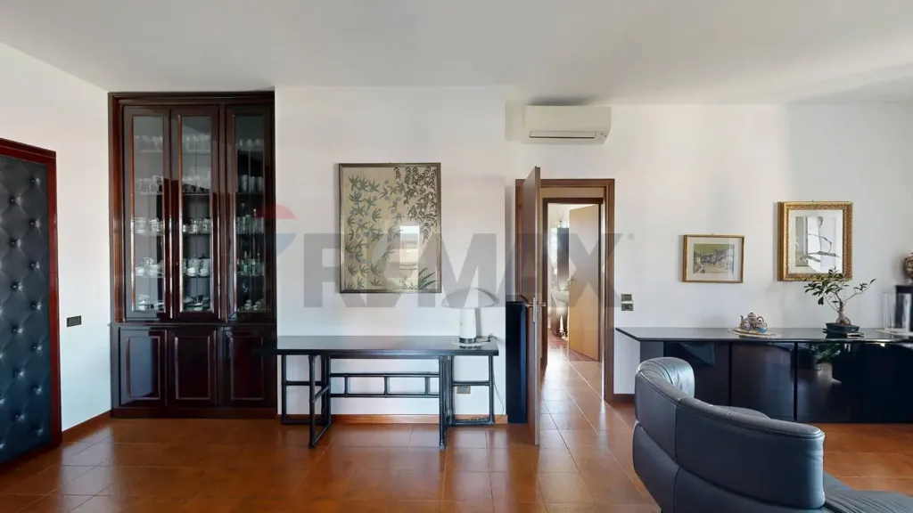 Séjour - Four-Bedroom Apartment with Balcony in Milan