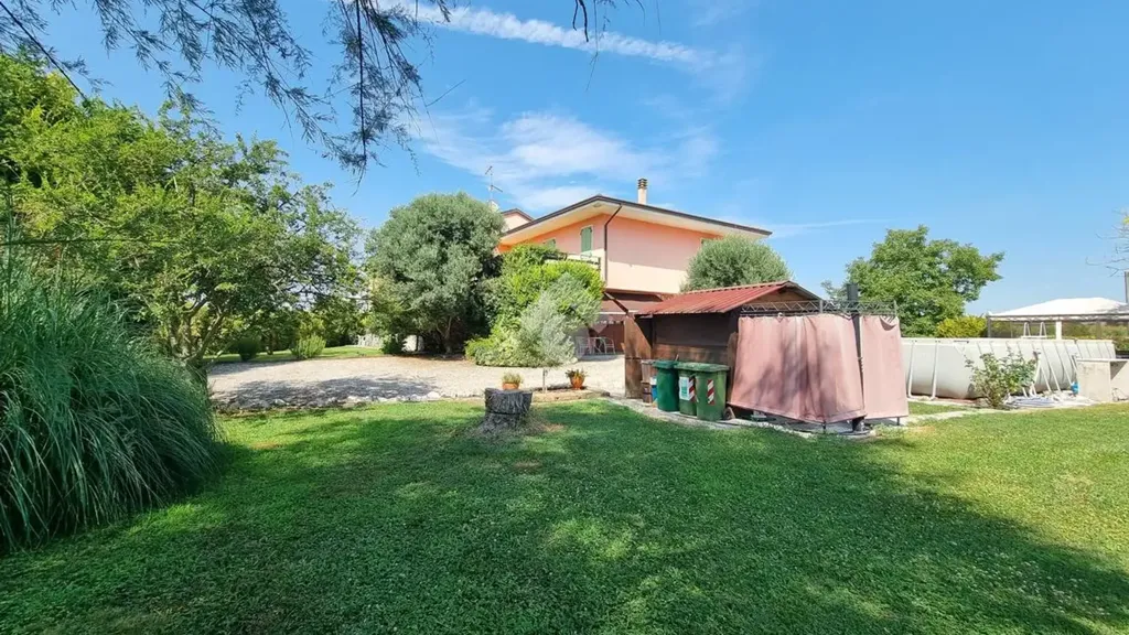 Aed - Restored Villa with Multiple Apartments in Borgo Virgilio