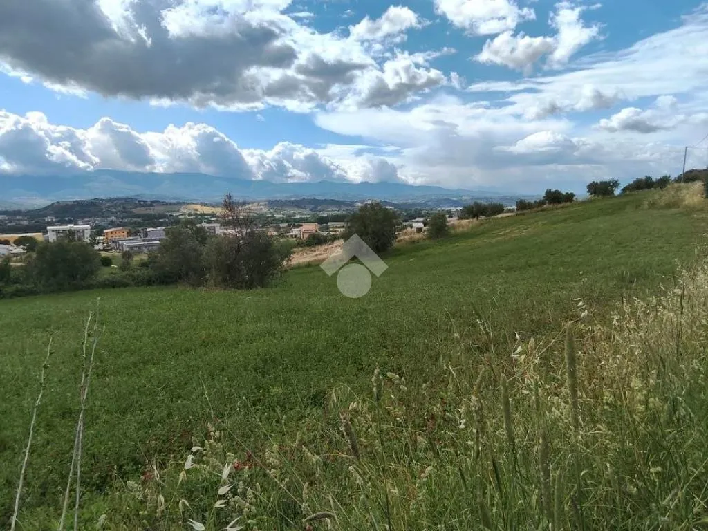 Garden - Buildable Residential Plot in Luzzi