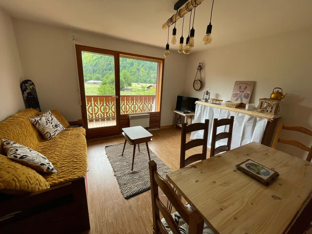 Salle à manger - Appartement Meublé avec Balcon à Samoëns