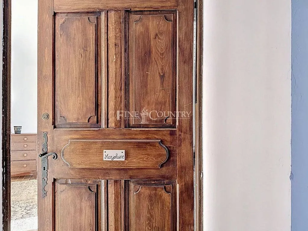 hallway_entrance