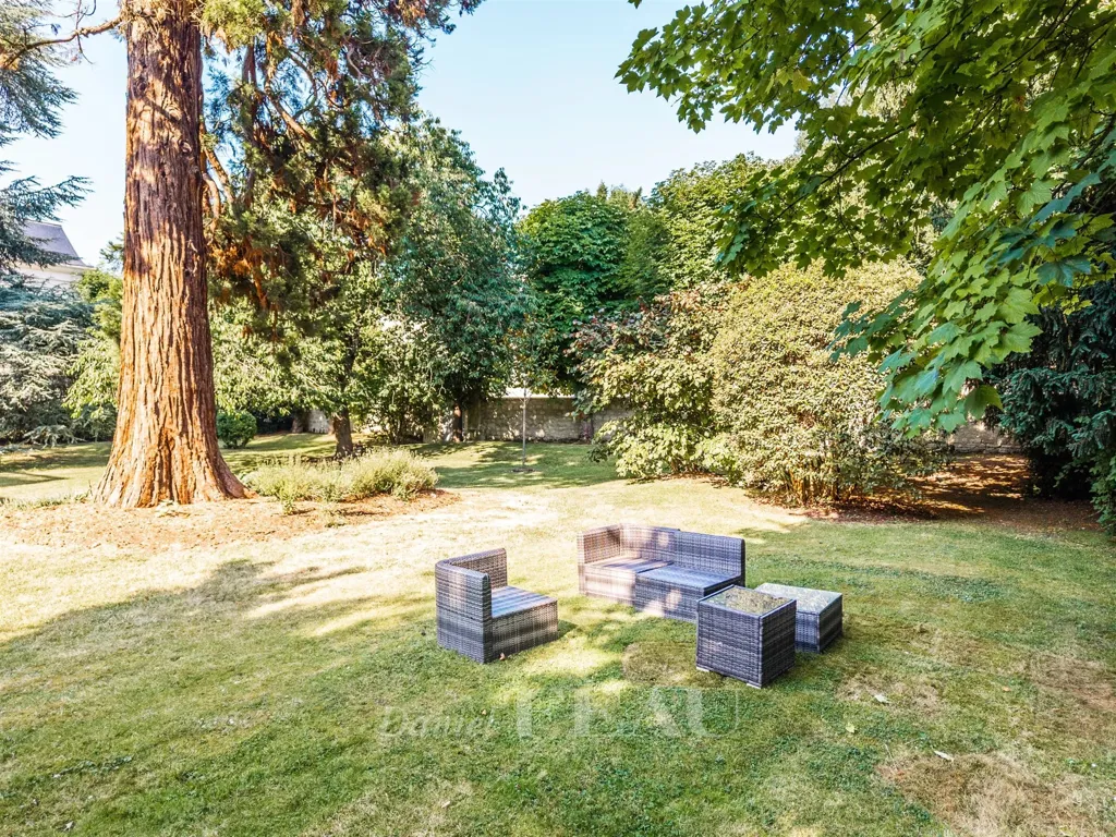 Garden - 4-Bed Apartment with Garden in Saint-Germain-en-Laye