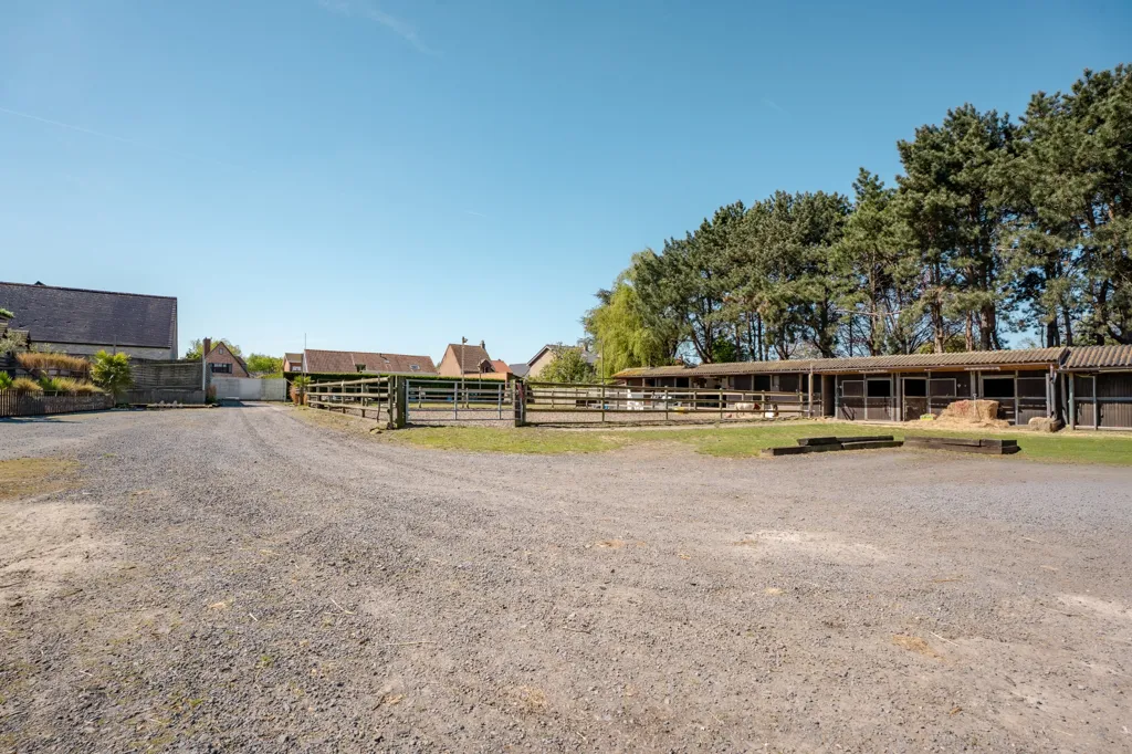 Esterno - Renovated House with Equestrian Facilities in Oudenburg