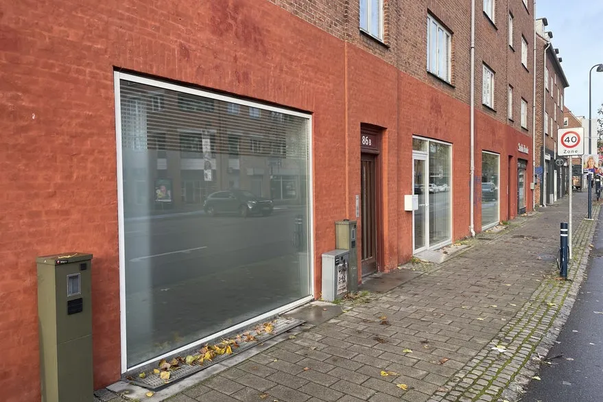 Extérieur - Retail Space with High Visibility in Lyngby Hovedgade