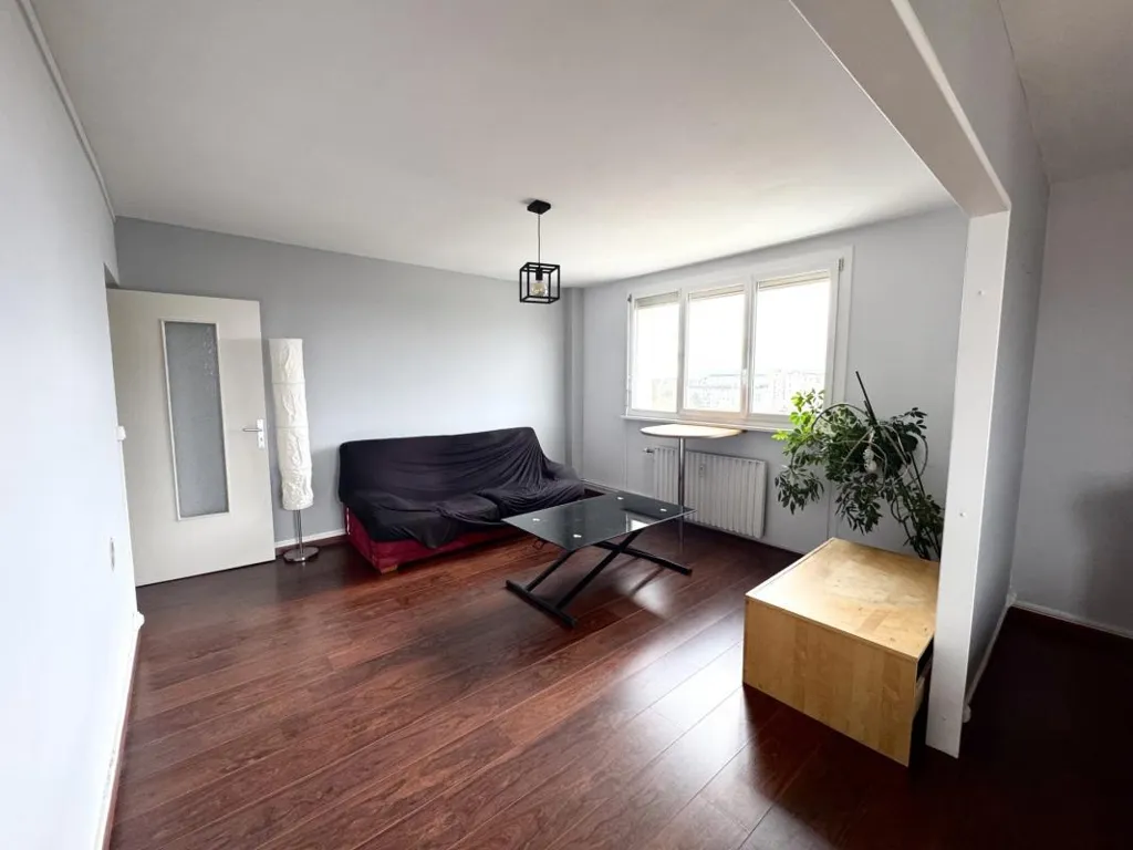 Soggiorno - Type 4 Flat with Garden in Reims