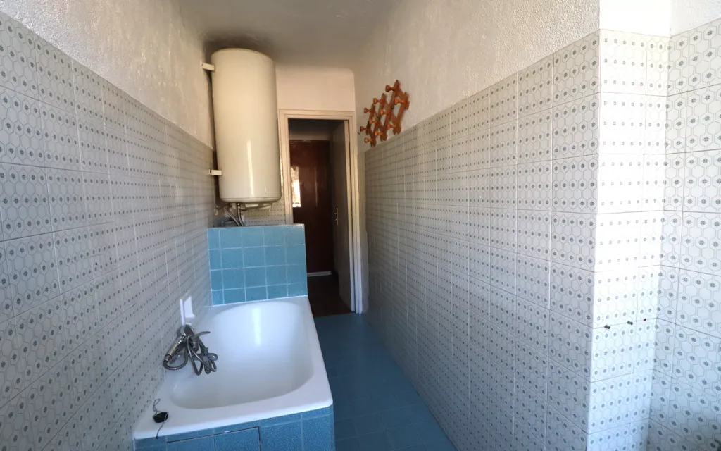 Bagni - Bright Flat with Village View in L'Escarène