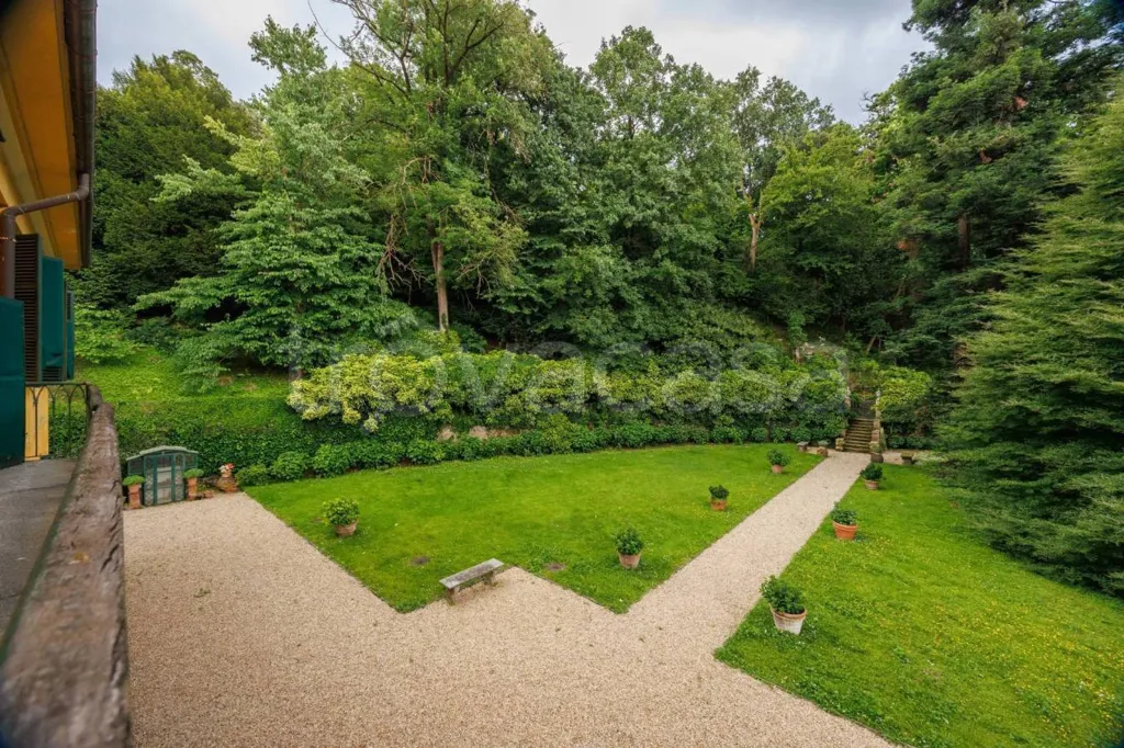 Jardin - Historic Apartment with Panoramic Terrace in Turin
