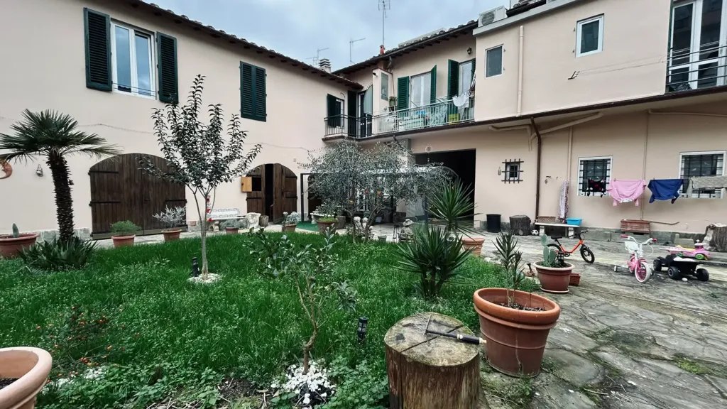 Garden - Historic Villa with Garden in Florence