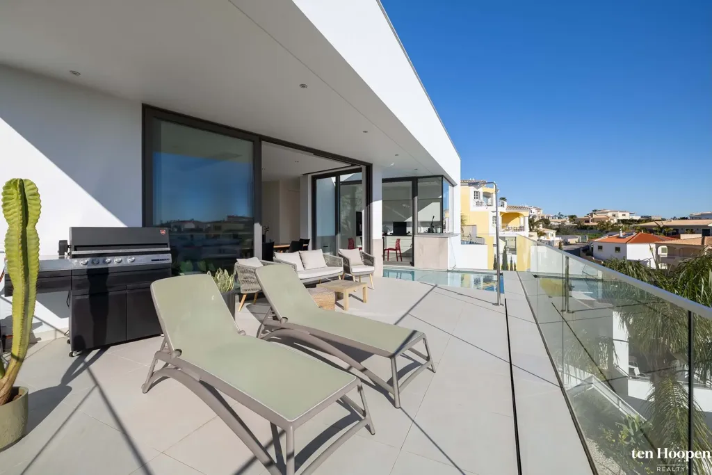 Balcone - Contemporary Villa with Ocean Views in Cerro das Mós