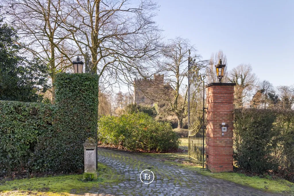 Välivaade - Charming Castle House with Pool near Hasselt